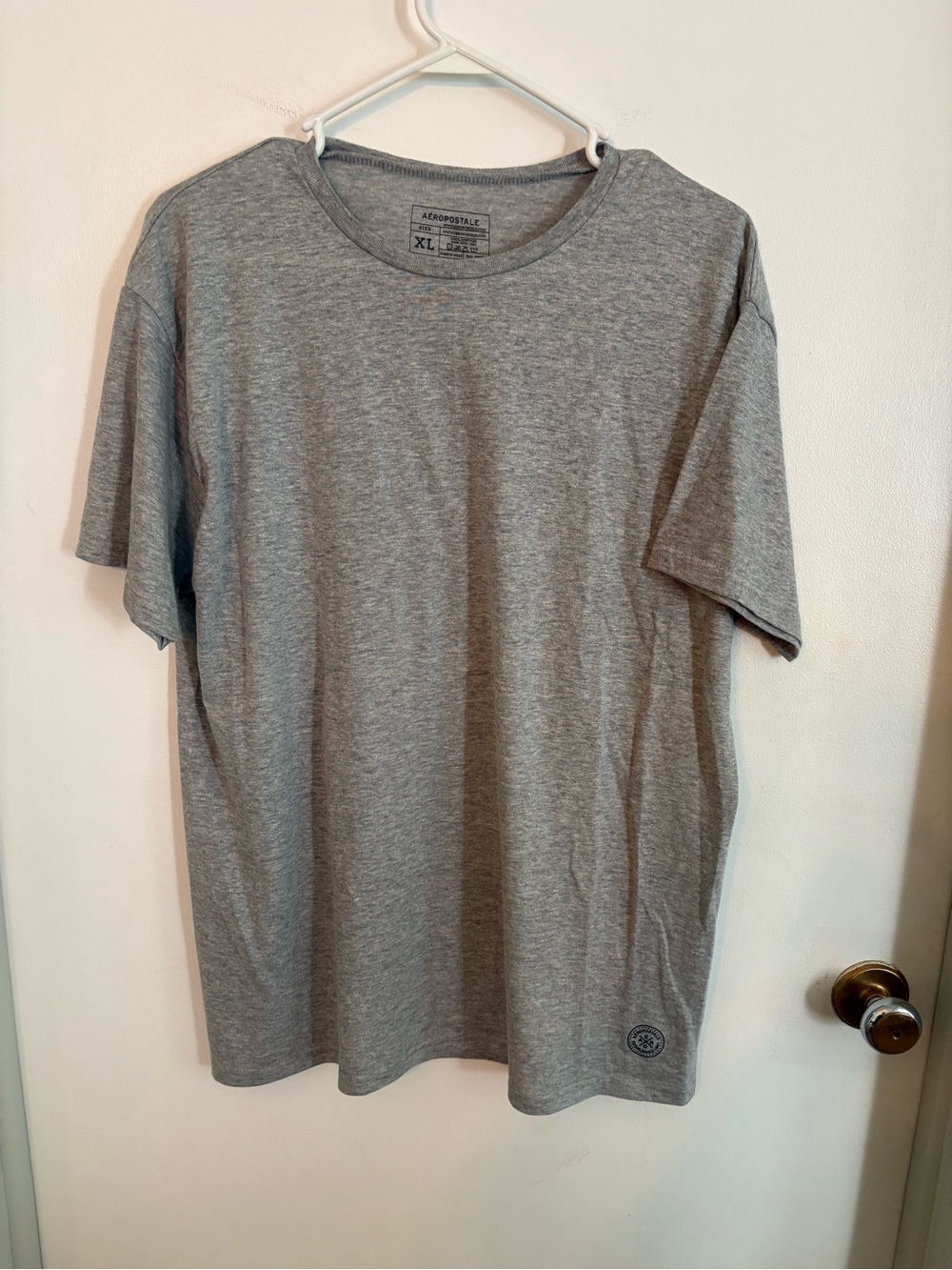 Aeropostale basic style tshirt Gray crewneck